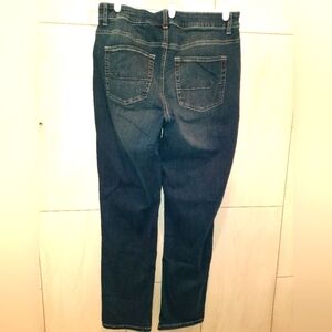 Maurices High-rise Curvy Women’s Jeans Size 14W Long excellent used condition
